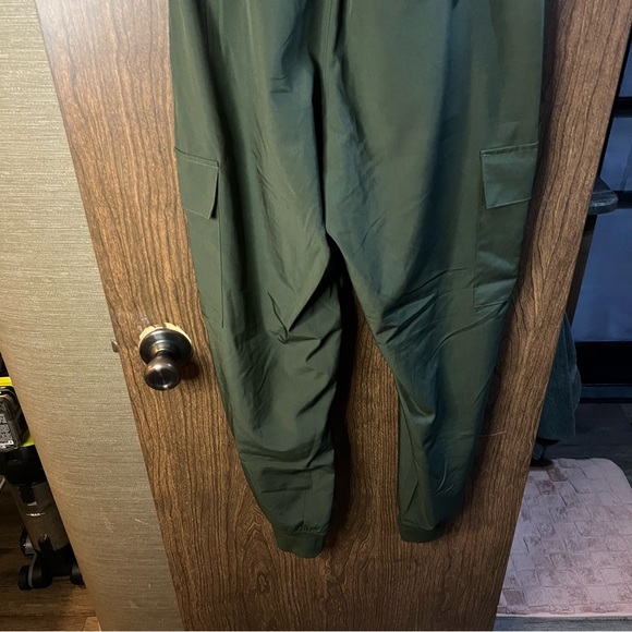 LJBJN Women's Cargo Pockets Ultra Lightweight Jogger Army Green Pants size small - Picture 3 of 10